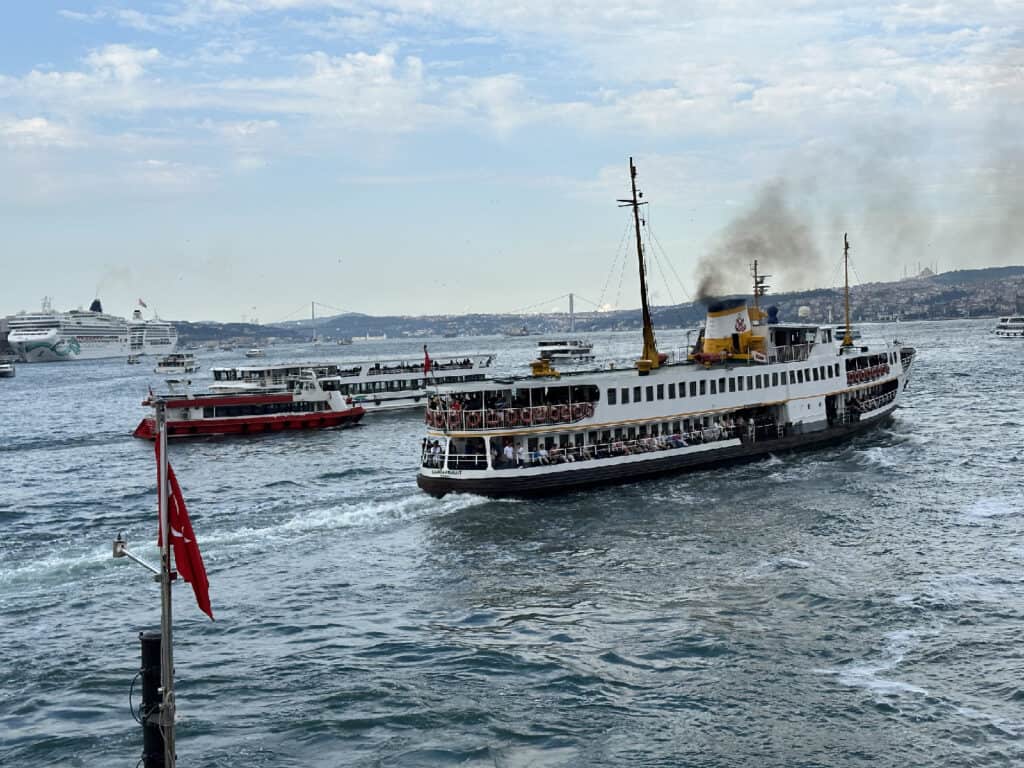 De Bosporus vanuit de Galata brug