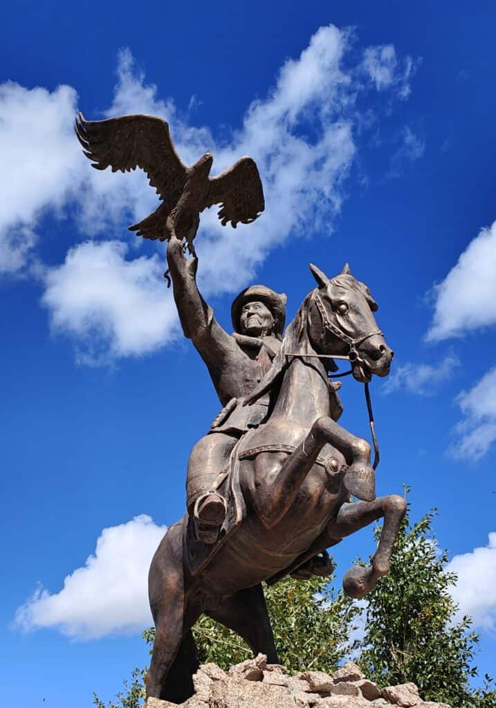 Golden Eagle standbeeld in Mongolië
